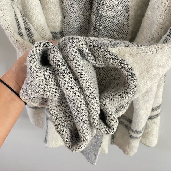 Free People | Womens Grey & White Windowpane Plaid Oversized Wool Blend Cardigan - Picture 8 of 10